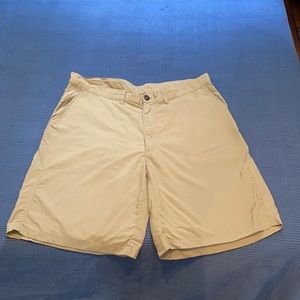 Patagonia Lightweight khaki 100% Poly travel short